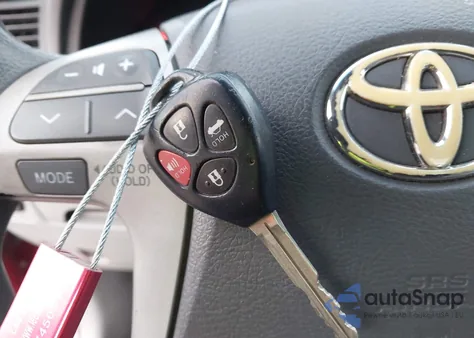 2011 Toyota Camry Le z USA, uszkodzony, nr VIN 4T1BF3EK4BU666482